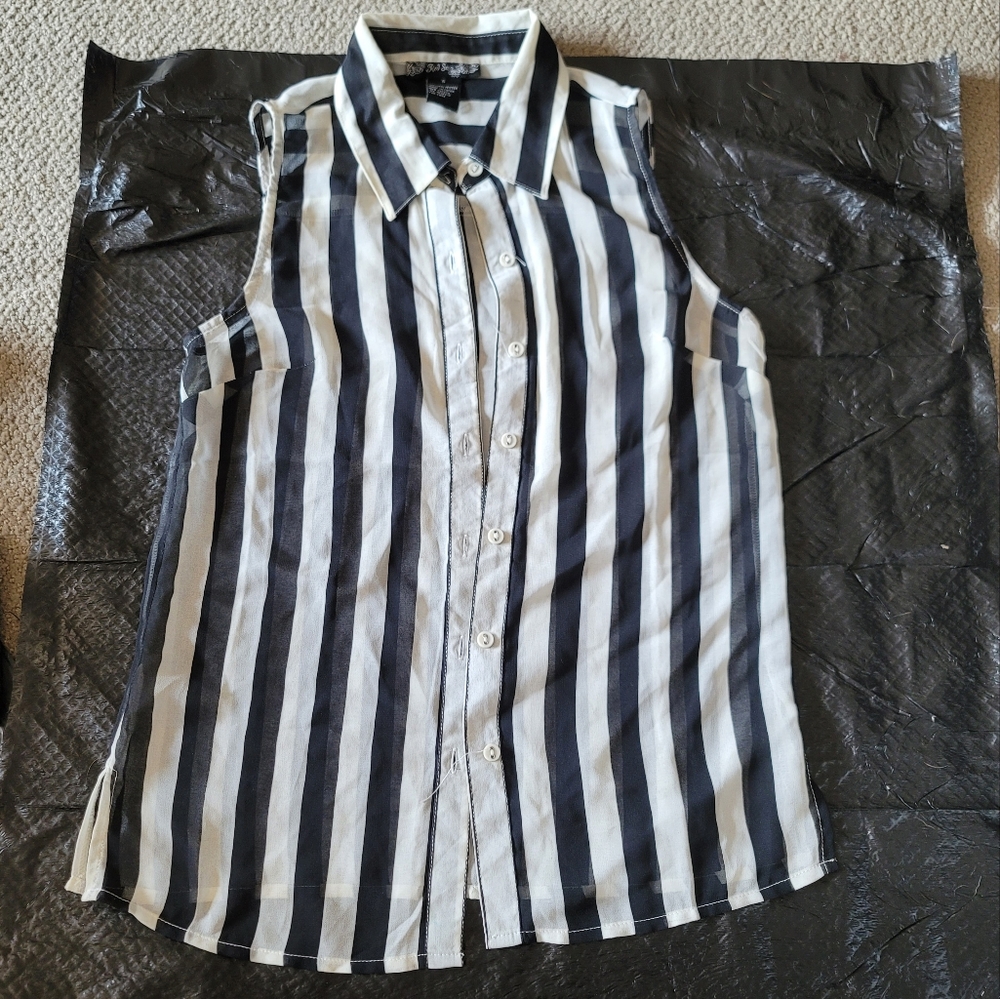 Black & white striped sleeveless tank top blouse Size S